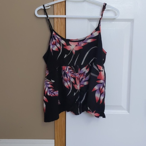 2 for $10 / Roxy floral print top - Picture 2 of 6